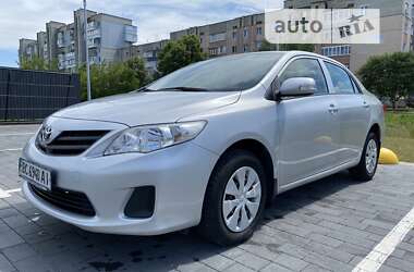 Седан Toyota Corolla 2011 в Львові