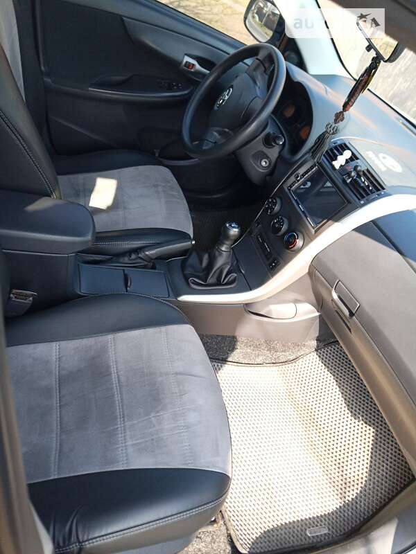 Седан Toyota Corolla 2007 в Шостке