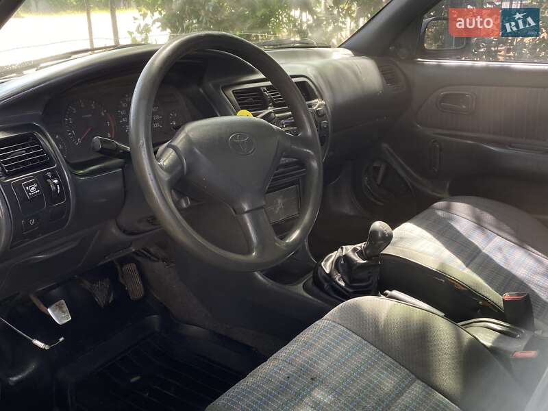 Седан Toyota Corolla 1996 в Одессе