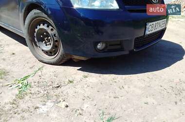 Хэтчбек Toyota Corolla 2005 в 