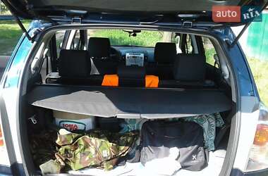Хэтчбек Toyota Corolla 2005 в 