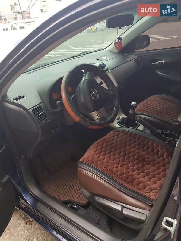 Седан Toyota Corolla 2008 в Киеве