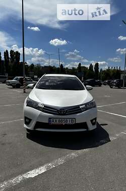 Седан Toyota Corolla 2014 в Харкові