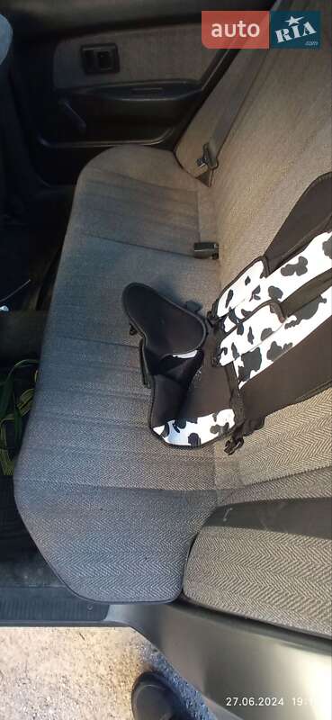 Седан Toyota Corolla 1990 в Дніпрі