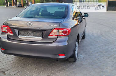 Седан Toyota Corolla 2011 в Жовтих Водах