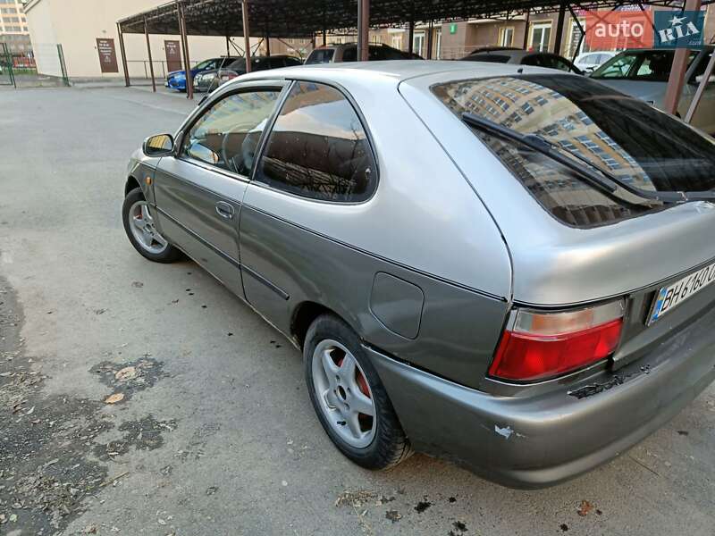 Хэтчбек Toyota Corolla 1995 в Одессе