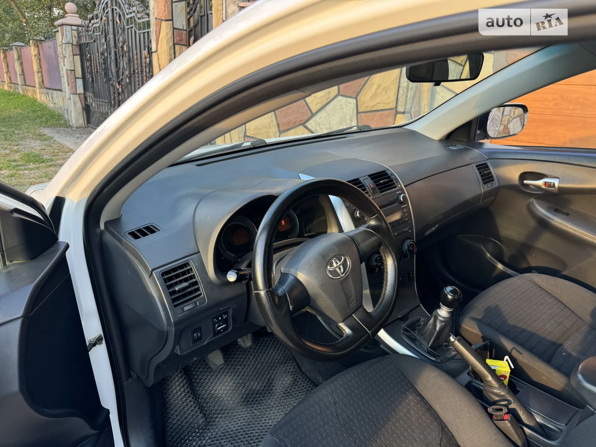 2011 Toyota Corolla - мініатюра 7