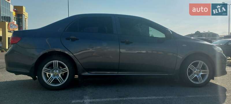 Седан Toyota Corolla 2007 в Рівному