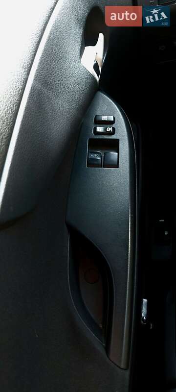 Седан Toyota Corolla 2007 в Рівному