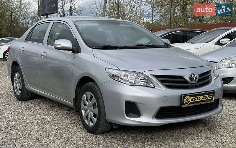 Седан Toyota Corolla 2010 в 