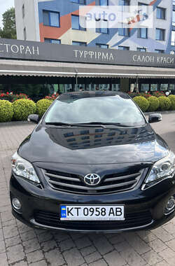 Седан Toyota Corolla 2013 в Ивано-Франковске