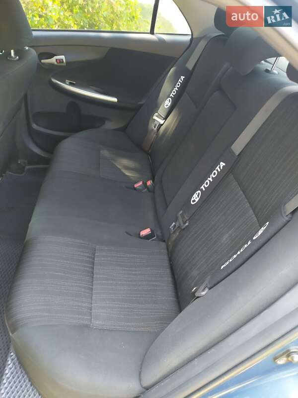 Седан Toyota Corolla 2007 в Чернигове
