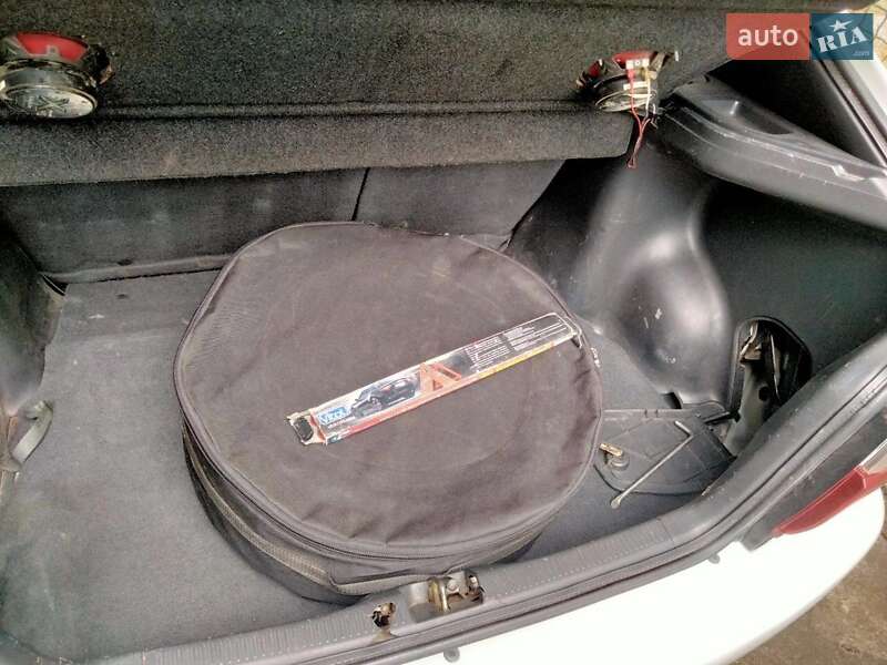 Хэтчбек Toyota Corolla 1995 в Березовке