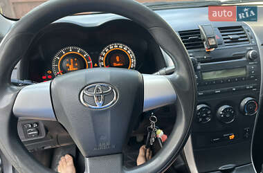 Седан Toyota Corolla 2012 в 