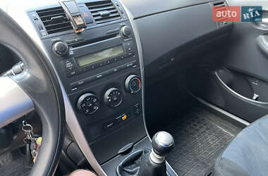 Седан Toyota Corolla 2012 в 