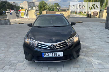 Седан Toyota Corolla 2016 в Тернополе