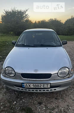 Седан Toyota Corolla 1998 в Рава-Руській