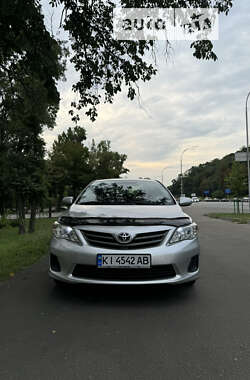 Седан Toyota Corolla 2010 в Киеве