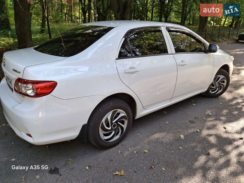 Седан Toyota Corolla 2010 в Нежине