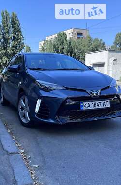 Седан Toyota Corolla 2017 в Киеве