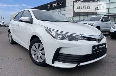 Седан Toyota Corolla 2018 в Киеве