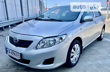 Седан Toyota Corolla 2008 в Києві