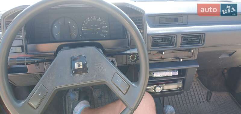 Седан Toyota Corolla 1987 в Кропивницькому