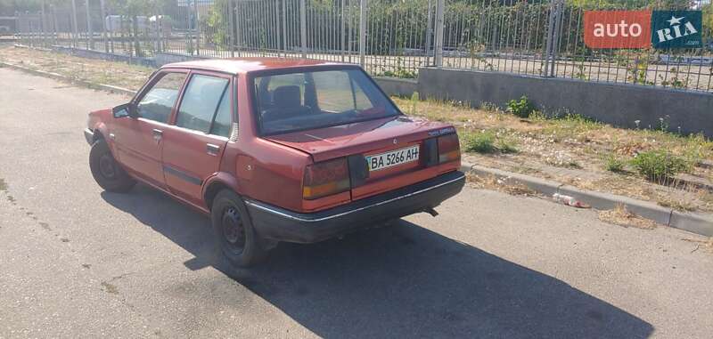 Седан Toyota Corolla 1987 в Кропивницькому