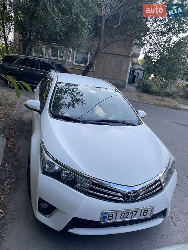 Седан Toyota Corolla 2014 в Полтаве фото 3 Седан Toyota Corolla 2014 в Полтаве