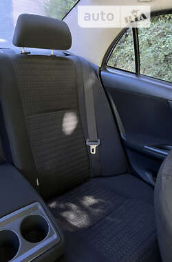 Седан Toyota Corolla 2010 в 
