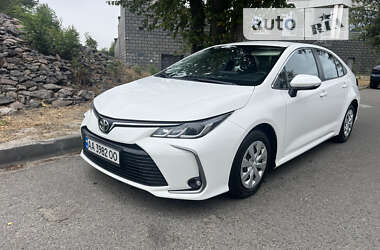 Седан Toyota Corolla 2019 в Киеве