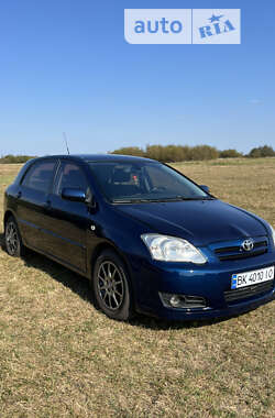 Седан Toyota Corolla 2005 в Дубровице