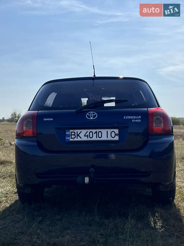 Седан Toyota Corolla 2005 в Дубровиці