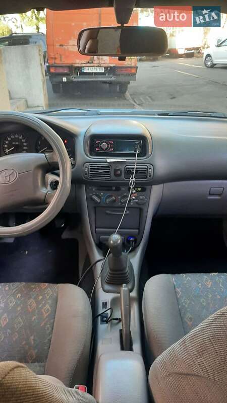 Седан Toyota Corolla 1997 в Одессе