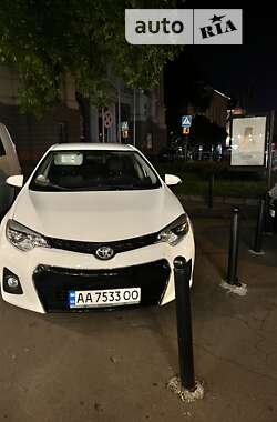 Седан Toyota Corolla 2015 в Бродах