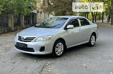 Седан Toyota Corolla 2012 в Петрове