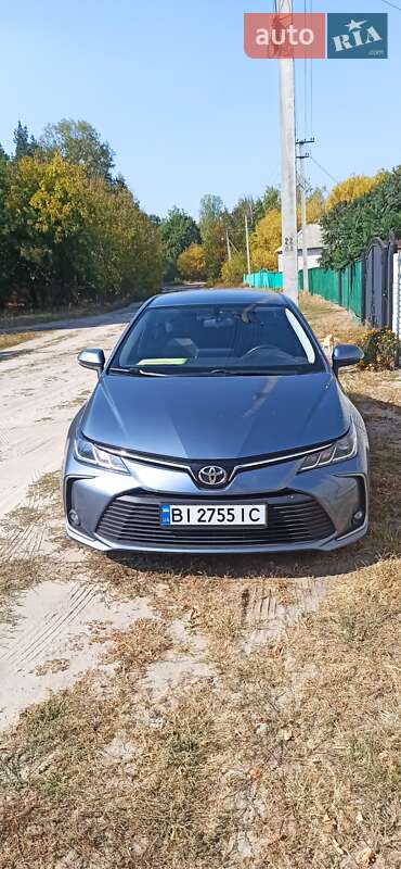 Седан Toyota Corolla 2019 в Полтаве