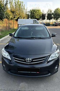 Седан Toyota Corolla 2012 в Софиевской Борщаговке