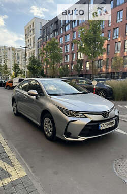 Седан Toyota Corolla 2022 в Киеве