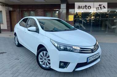 Седан Toyota Corolla 2013 в Харкові