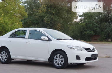 Седан Toyota Corolla 2012 в Жовтих Водах