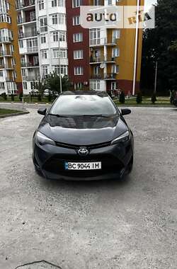 Седан Toyota Corolla 2016 в Львове