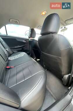 Седан Toyota Corolla 2010 в 