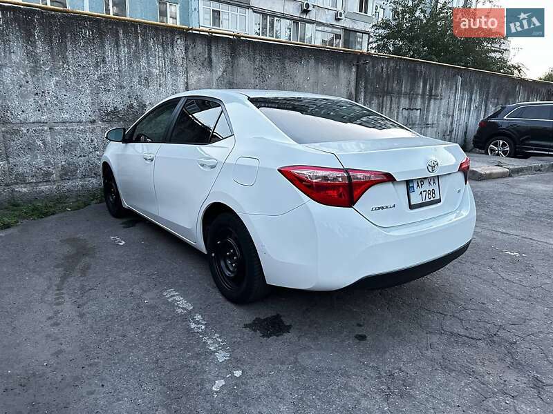 Седан Toyota Corolla 2017 в Запоріжжі