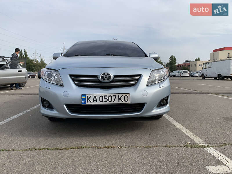 Седан Toyota Corolla 2008 в Киеве