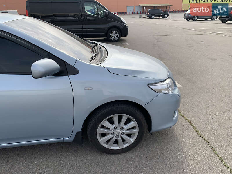 Седан Toyota Corolla 2008 в Киеве