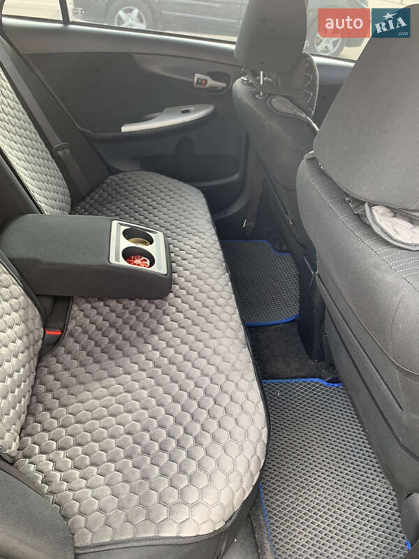 Седан Toyota Corolla 2008 в Киеве