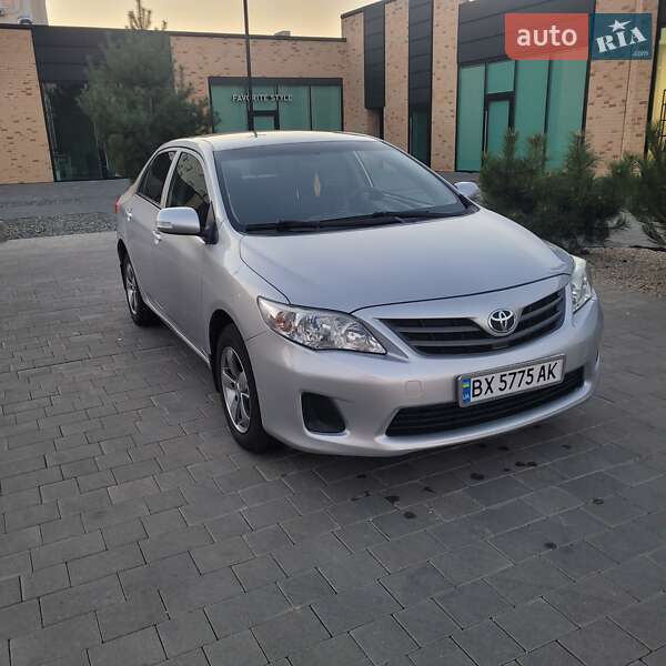 Седан Toyota Corolla 2012 в Хмельницком
