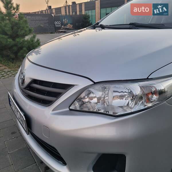 Седан Toyota Corolla 2012 в Хмельницком