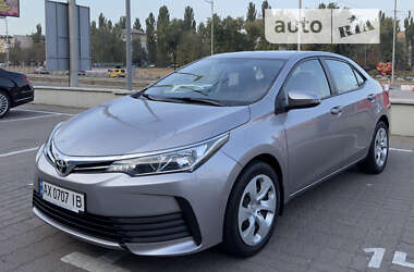 Седан Toyota Corolla 2018 в Киеве